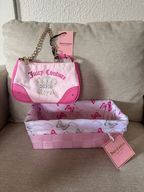 Adorable Juicy Couture Juicy Kingdom Mini Wristlet Purse Pink W Butterfly Baske